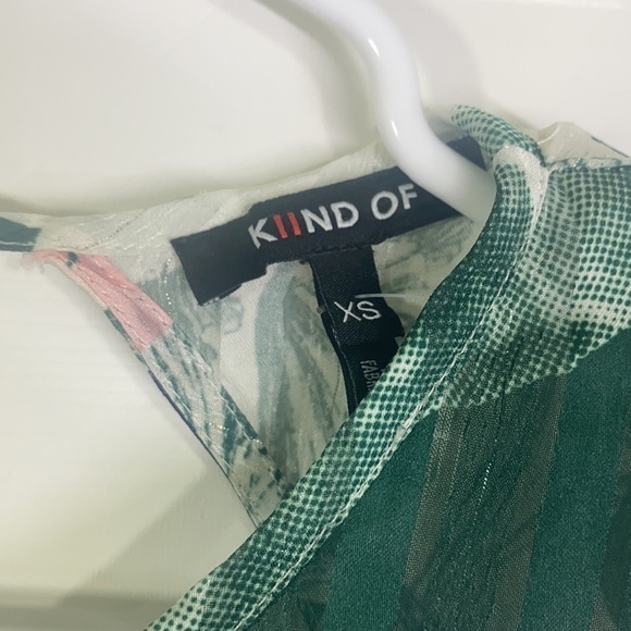 KIIND Of - Colorful Short Sleeve Blouse Size XS - Picture 4 of 7